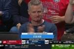 为母校助威!勇士主帅科尔现场观战亚利桑那VS阿肯色的NCAA16强战