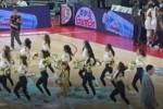 CBA季后赛开打！媒体人分享广东男篮主场啦啦队精彩表演